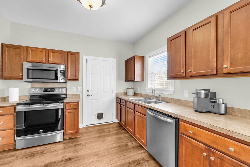 Image 12 of property listing at 3209 Blazer Horse Court, Johns Island, SC 29455