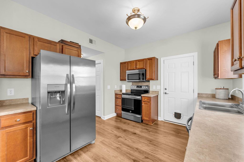 Image 13 of property listing at 3209 Blazer Horse Court, Johns Island, SC 29455