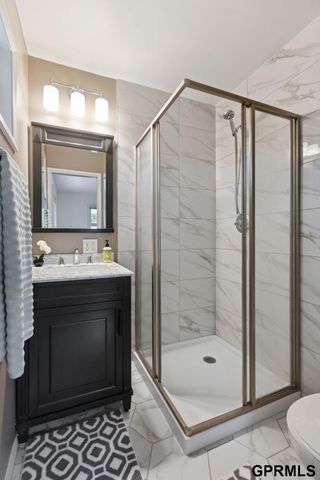 9334 Spring Street, Omaha, NE 68124