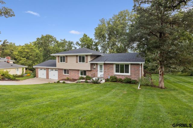 9334 Spring Street, Omaha, NE 68124