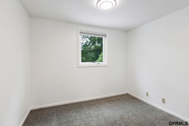 9334 Spring Street, Omaha, NE 68124