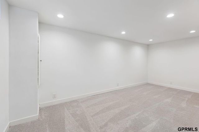 9334 Spring Street, Omaha, NE 68124