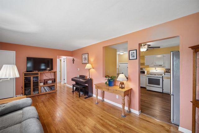 119 E Pleasant View Drive, Des Moines, IA 50315