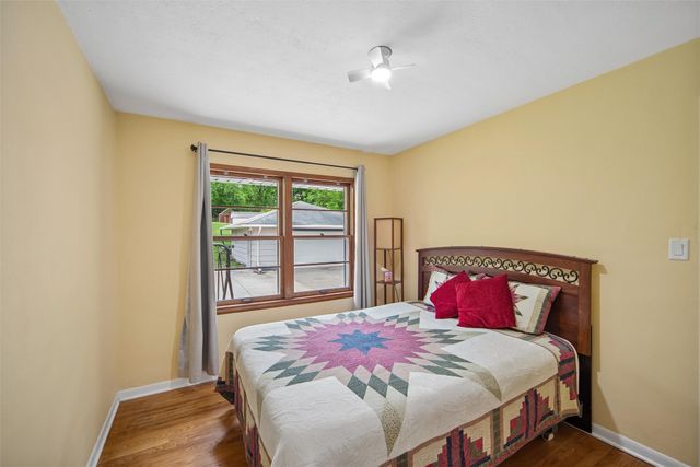 119 E Pleasant View Drive, Des Moines, IA 50315