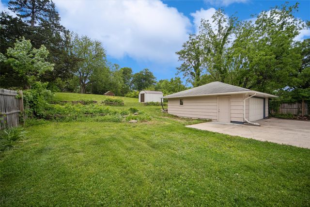 119 E Pleasant View Drive, Des Moines, IA 50315
