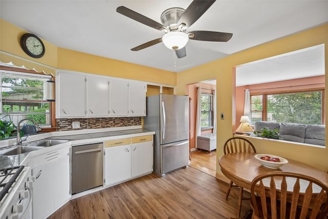 119 E Pleasant View Drive, Des Moines, IA 50315