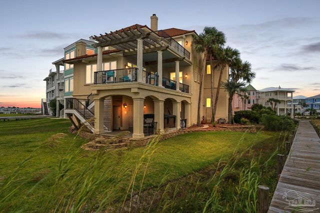 39 E Galvez Ct, Pensacola Beach, FL 32561