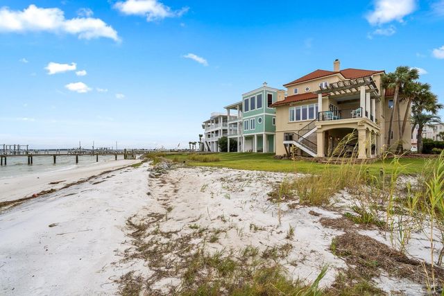 39 E Galvez Ct, Pensacola Beach, FL 32561