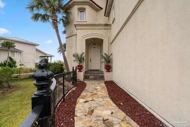 39 E Galvez Ct, Pensacola Beach, FL 32561