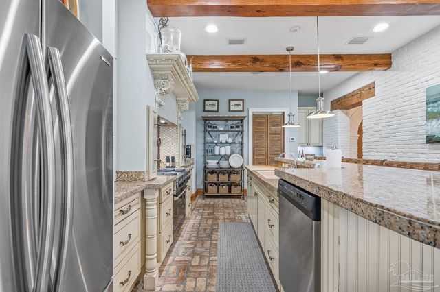 39 E Galvez Ct, Pensacola Beach, FL 32561