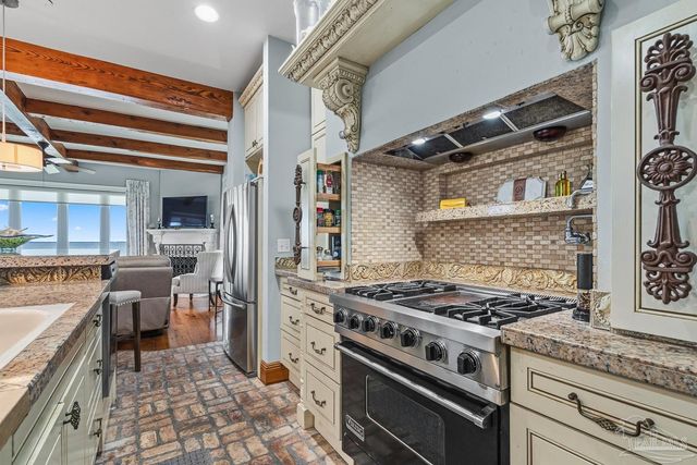 39 E Galvez Ct, Pensacola Beach, FL 32561