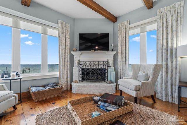 39 E Galvez Ct, Pensacola Beach, FL 32561