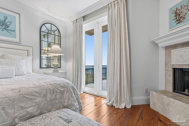 39 E Galvez Ct, Pensacola Beach, FL 32561