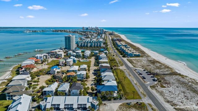 39 E Galvez Ct, Pensacola Beach, FL 32561