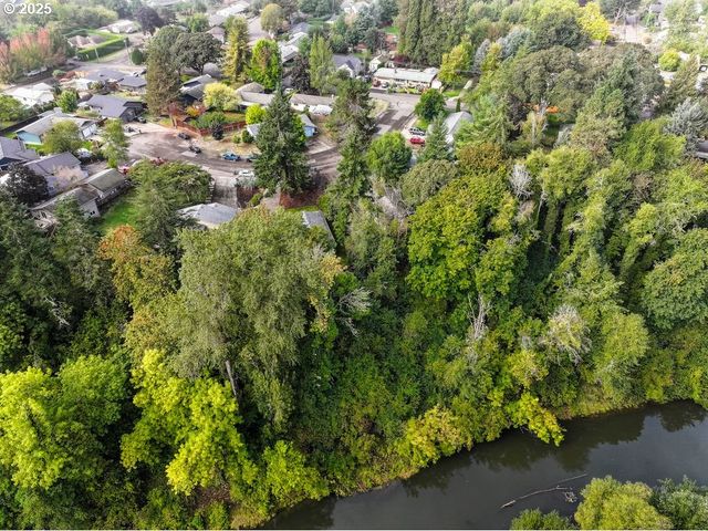 913 Se ANGELLA Ct, Mc Minnville, OR 97128