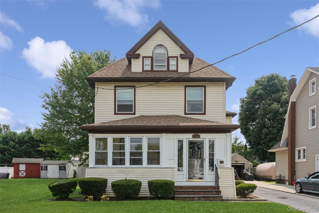 10 Driscoll Avenue, Rockville Centre, NY 11570 — exterior