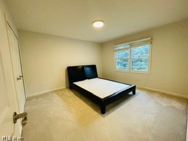 19956 Colleen Court, Strongsville, OH 44149