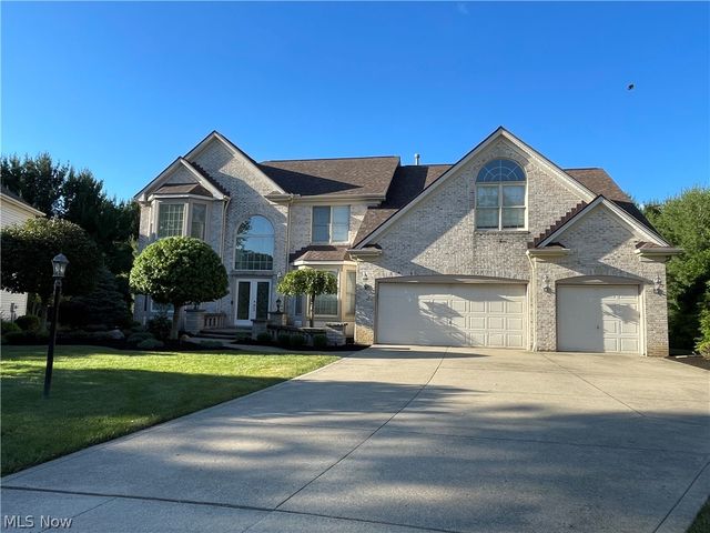 19956 Colleen Court, Strongsville, OH 44149