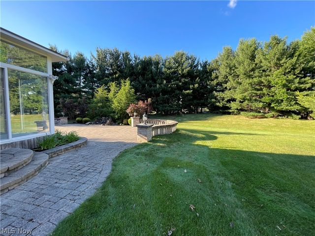 19956 Colleen Court, Strongsville, OH 44149