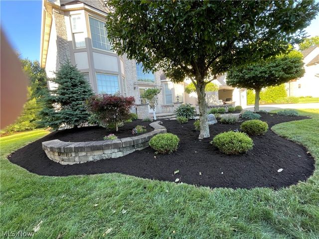 19956 Colleen Court, Strongsville, OH 44149