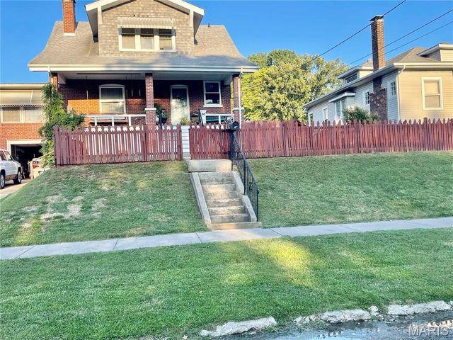 30 Grand Avenue, Belleville, IL 62220