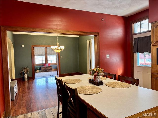 30 Grand Avenue, Belleville, IL 62220