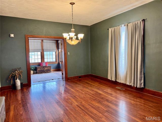 30 Grand Avenue, Belleville, IL 62220