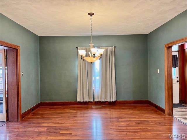 30 Grand Avenue, Belleville, IL 62220