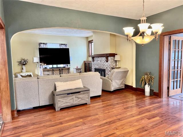 30 Grand Avenue, Belleville, IL 62220