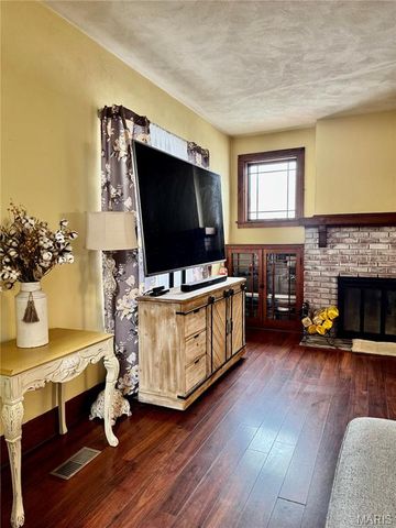 30 Grand Avenue, Belleville, IL 62220