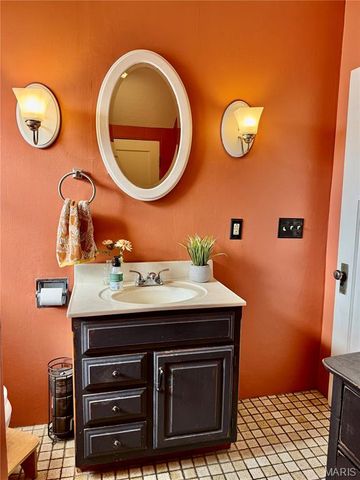 30 Grand Avenue, Belleville, IL 62220