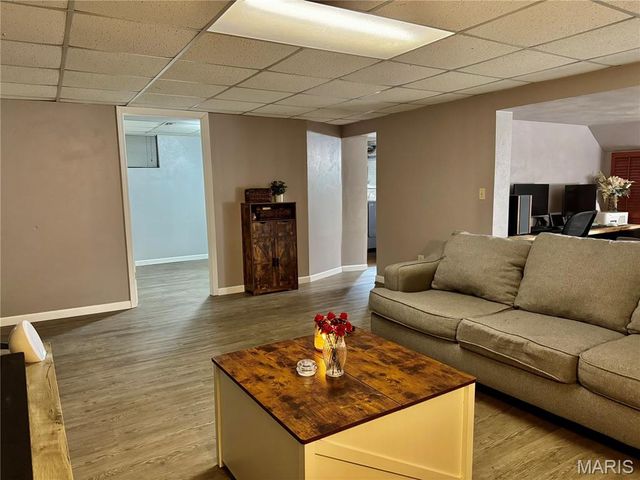 30 Grand Avenue, Belleville, IL 62220