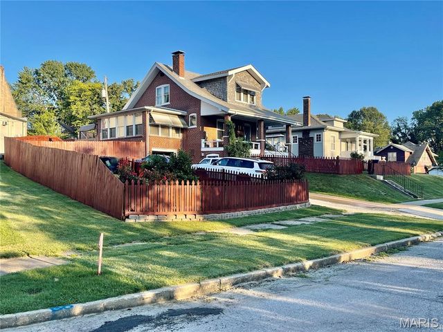 30 Grand Avenue, Belleville, IL 62220