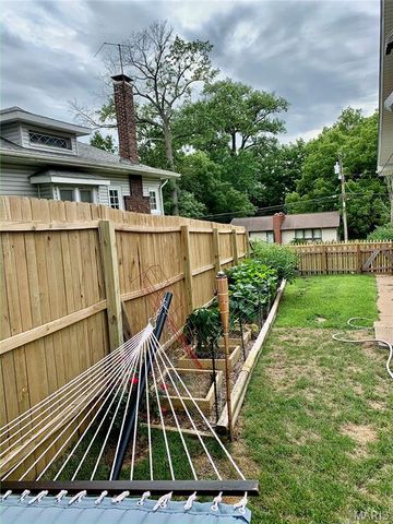 30 Grand Avenue, Belleville, IL 62220