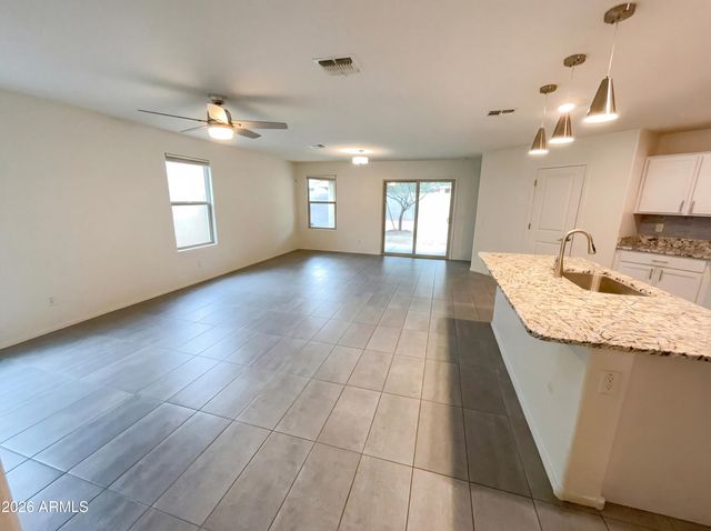 2952 E FAIRVIEW Avenue, Mesa, AZ 85204