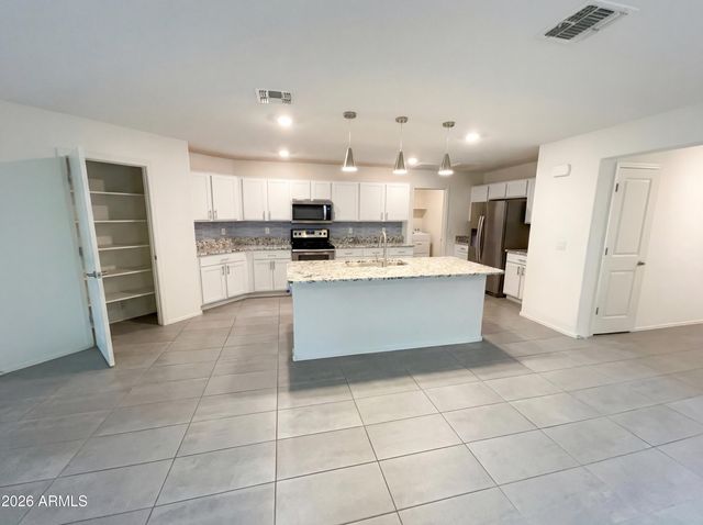 2952 E FAIRVIEW Avenue, Mesa, AZ 85204