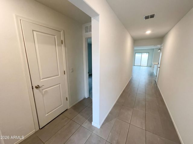 2952 E FAIRVIEW Avenue, Mesa, AZ 85204