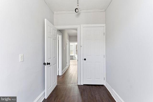 7233 W CHESTER PIKE, Upper Darby, PA 19082