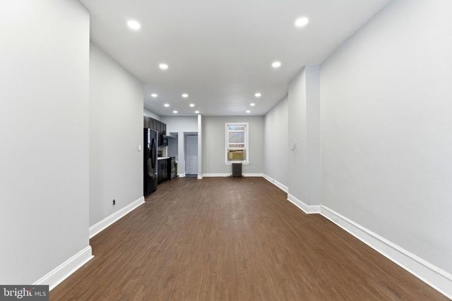 7233 W CHESTER PIKE, Upper Darby, PA 19082