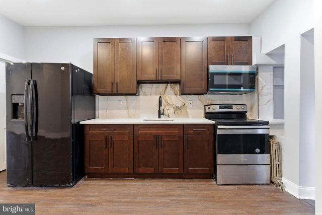 7233 W CHESTER PIKE, Upper Darby, PA 19082