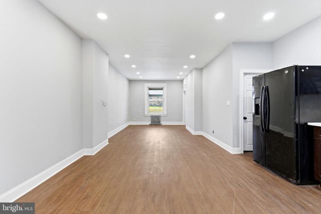 7233 W CHESTER PIKE, Upper Darby, PA 19082