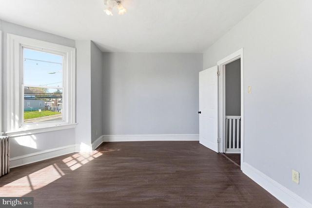 7233 W CHESTER PIKE, Upper Darby, PA 19082