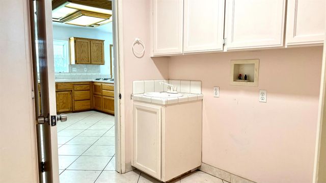 2335 N Douty Street, Hanford, CA 93230