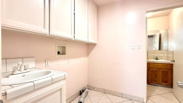 2335 N Douty Street, Hanford, CA 93230