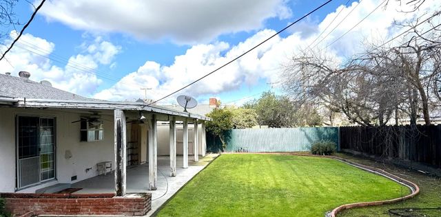 2335 N Douty Street, Hanford, CA 93230