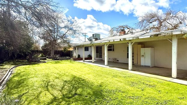 2335 N Douty Street, Hanford, CA 93230