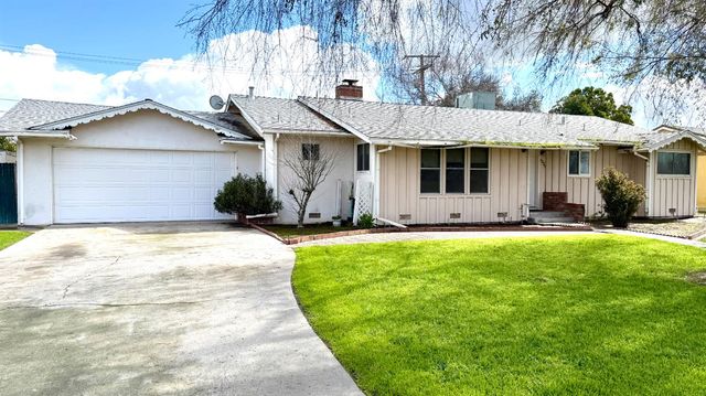 2335 N Douty Street, Hanford, CA 93230