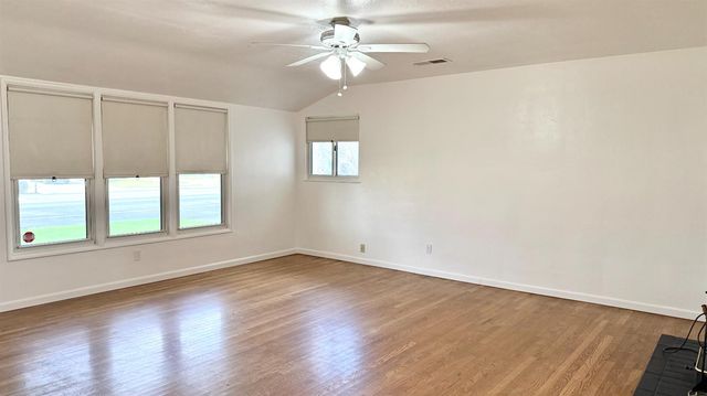 2335 N Douty Street, Hanford, CA 93230