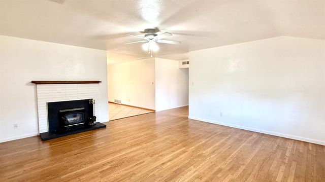 2335 N Douty Street, Hanford, CA 93230