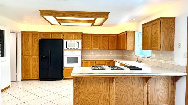 2335 N Douty Street, Hanford, CA 93230